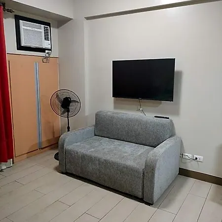 Room Across Naia Terminal 3 And Resort World Manila